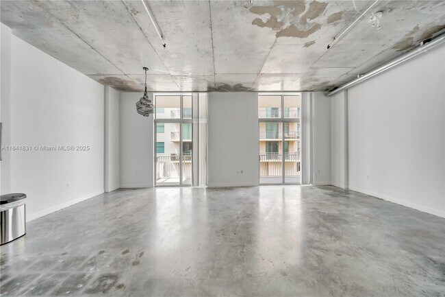 Building Photo - 2100 Van Buren St