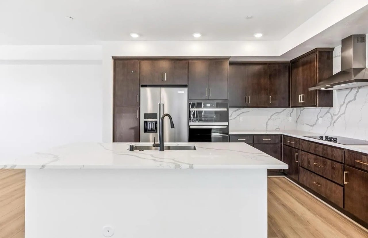 Building Photo - 818 Redberry Way