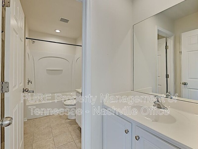 Building Photo - 418 Lazy Creek Ln