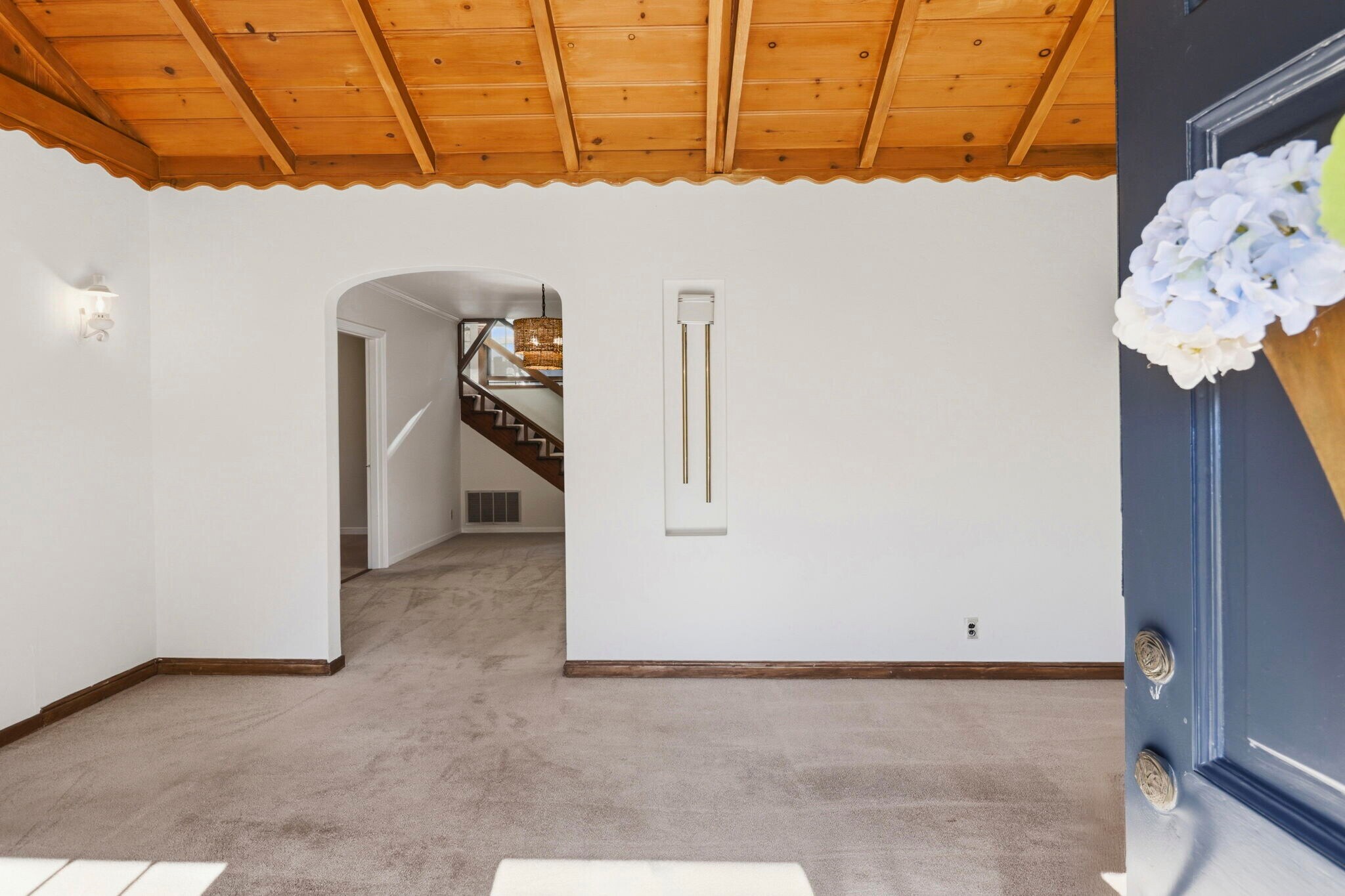 Building Photo - 740 Laurel Ave