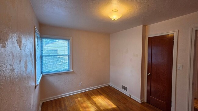 Building Photo - 511 Livingston St