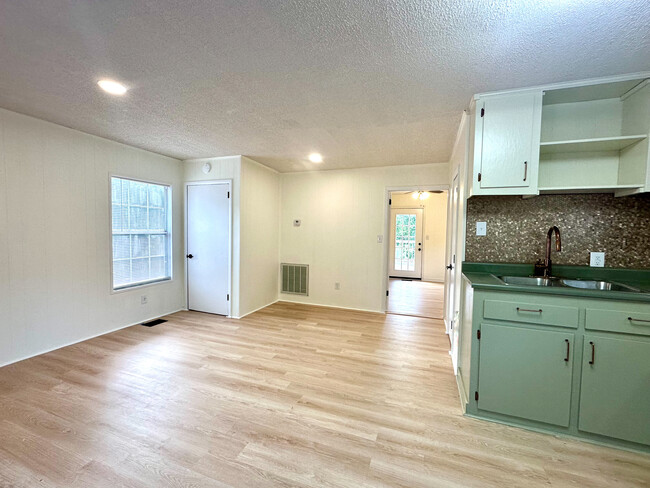 Building Photo - 4455 Pecan Valley Rd