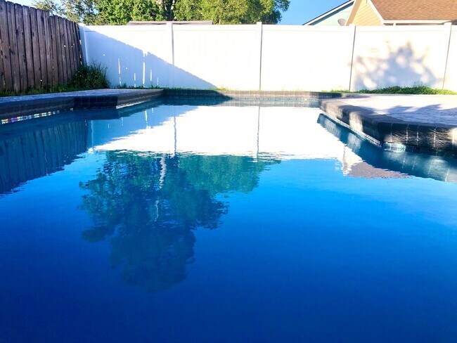 Building Photo - 3/2 Pool Home in Alafaya Woods