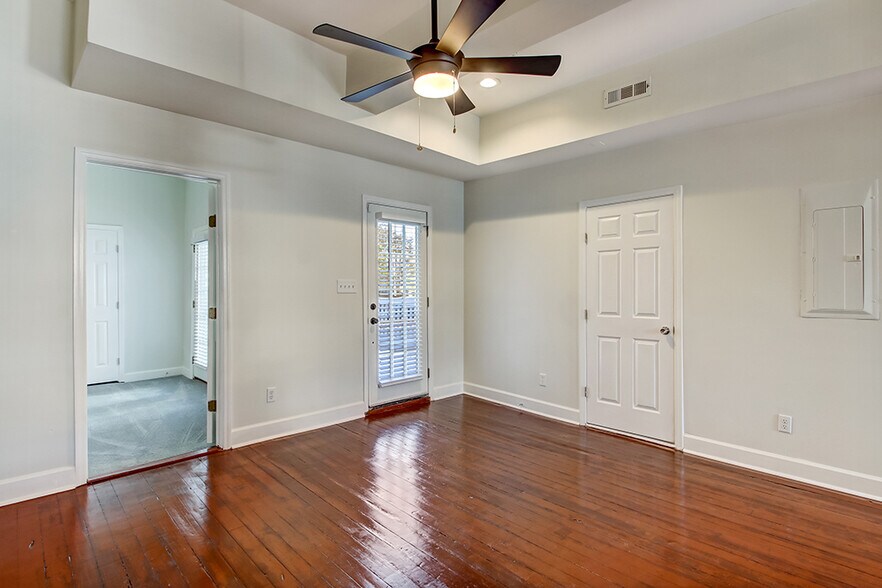 Building Photo - 303 W Henry St