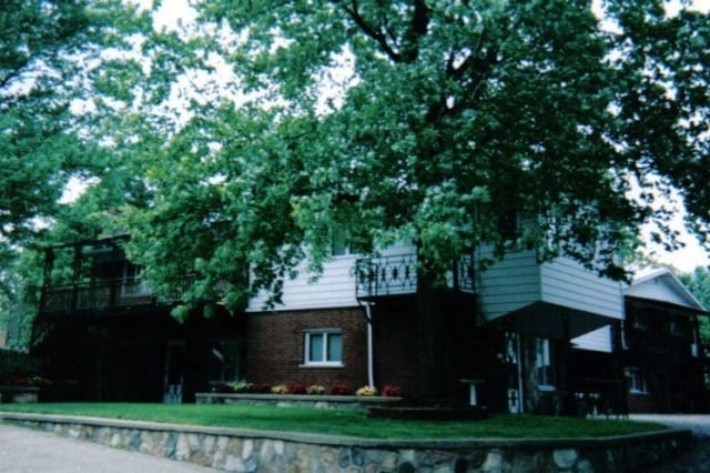 Building Photo - Riverview Gardens