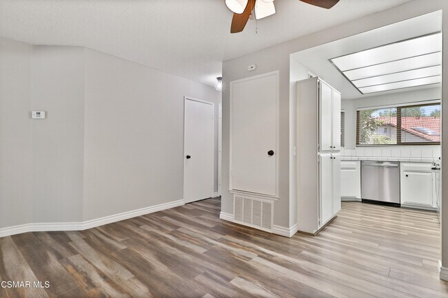 Building Photo - 3162 Darby St