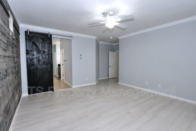 Building Photo - 9200 Rioja St