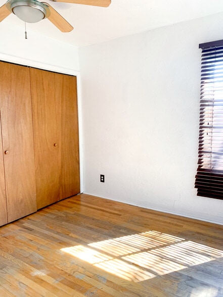 Building Photo - 417 Princeton Dr SE