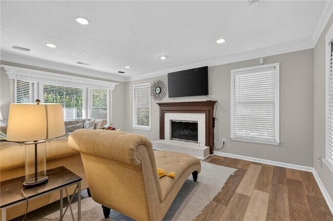 Building Photo - 4053 Cooper Ridge Ct SE