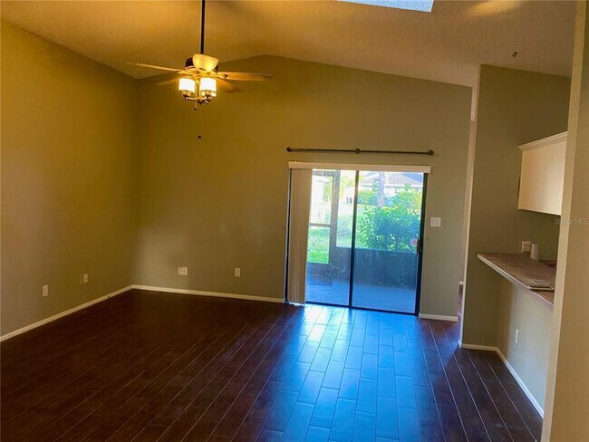 Building Photo - 413 Wild Fox Dr