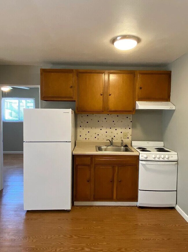 Building Photo - 2 Chateau Dr