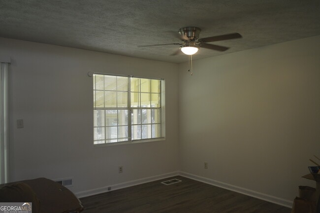 Building Photo - 354 Roy Huie Rd