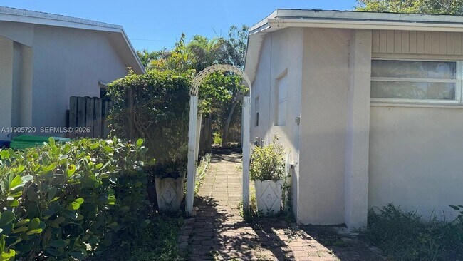 Building Photo - 11460 NW 37th St