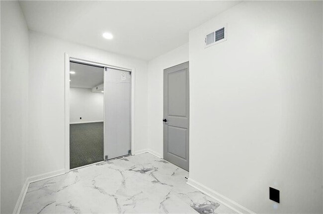 Building Photo - 681 Fielding Ln SW
