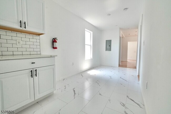 Building Photo - 264 Greylock Pkwy