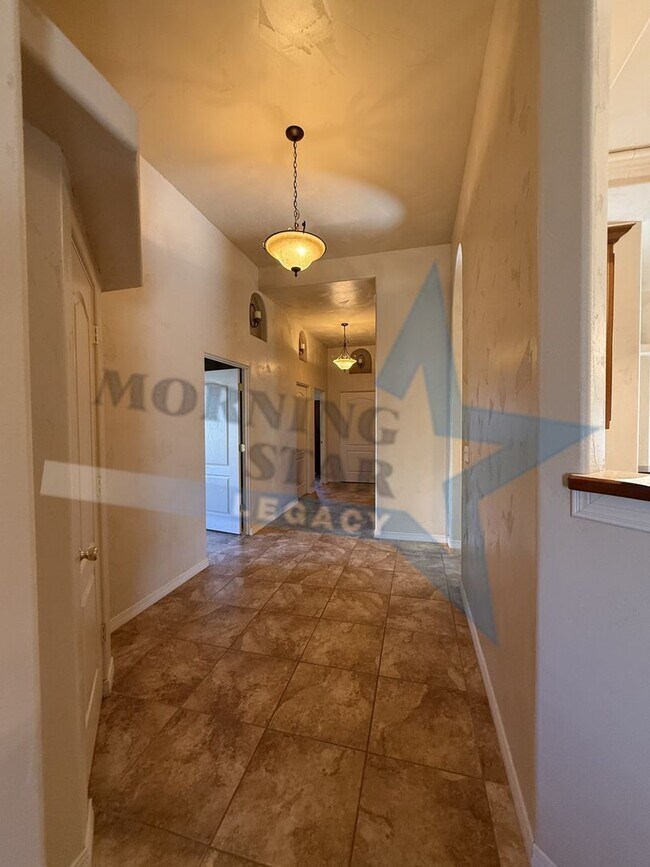 Building Photo - 3 Bedroom Energy-Efficient Home with Expansive Yard & Workshop!
