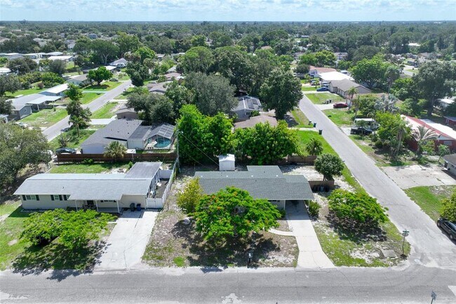 Building Photo - 6515 3rd St Ct W