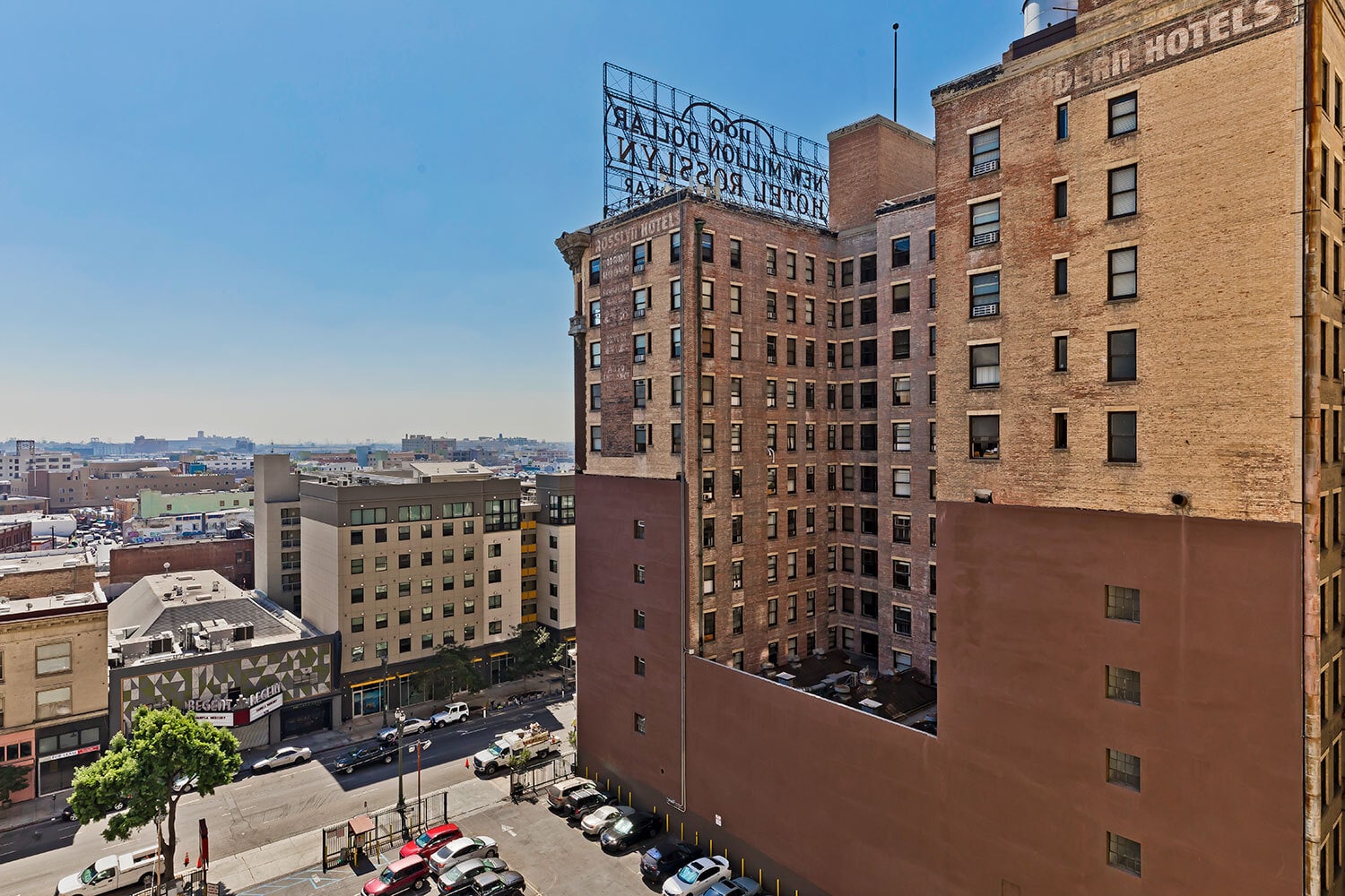 Building Photo - 460 S Spring St