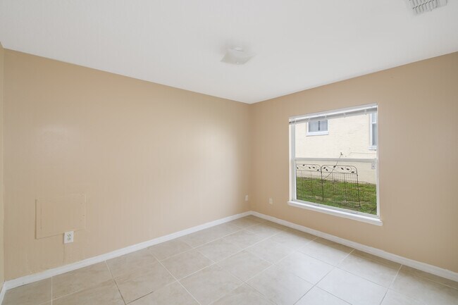 Building Photo - 2617 Legend Ct