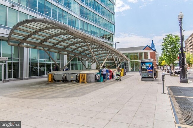 Building Photo - 39 U St NE