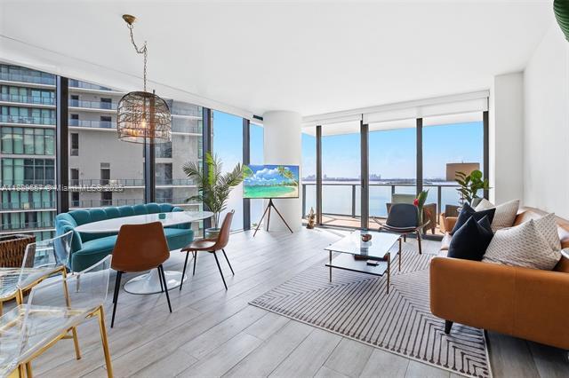 Building Photo - 650 NE 32nd St