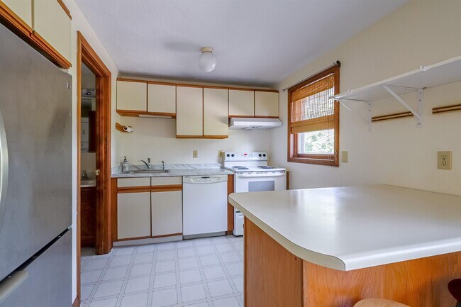Building Photo - 38 Stonegate Ln
