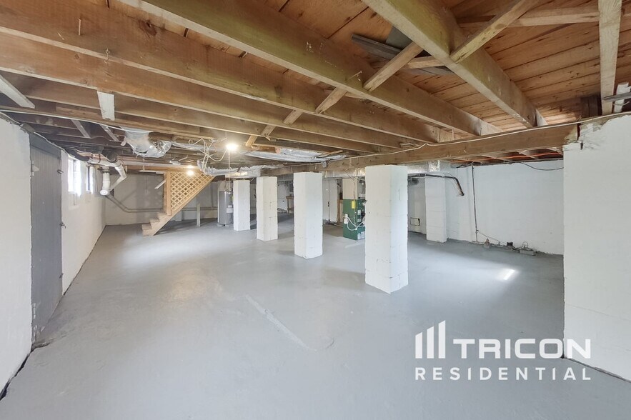 Building Photo - 127 Clearfield Ave