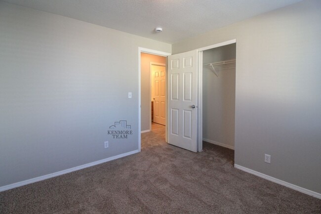 Building Photo - 4811 Cleveland Ln