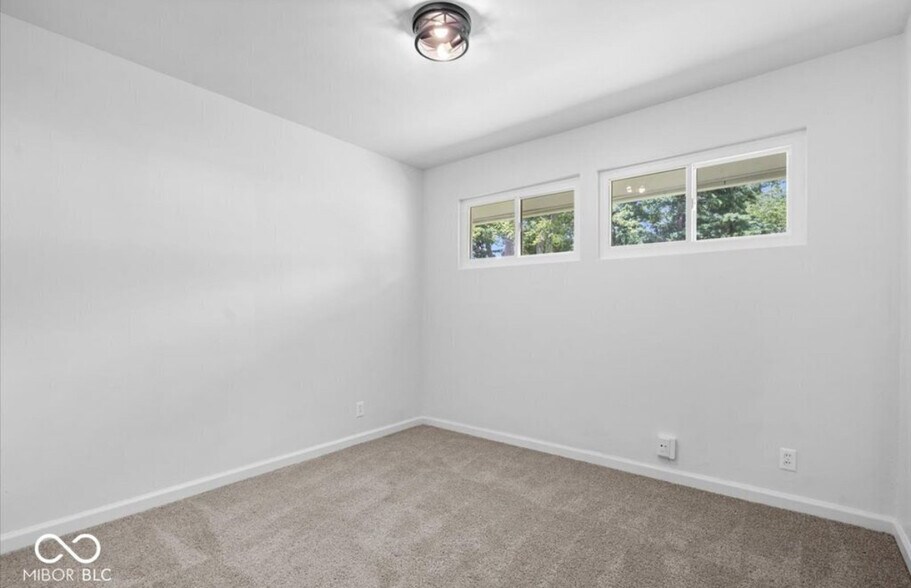 2nd bedroom - 6326 Forest View Dr
