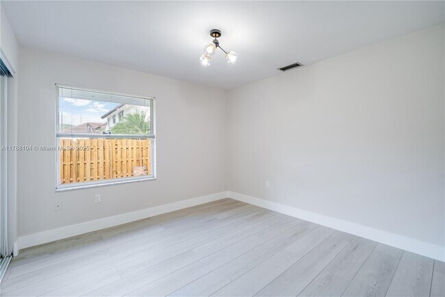 Building Photo - 9818 SW 111th Terrace