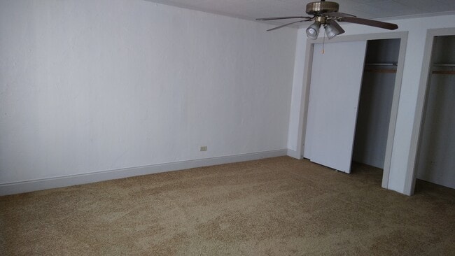 Building Photo - 207 W 4th St