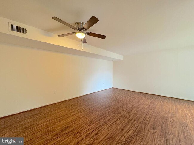 Building Photo - 4645 Logsdon Dr