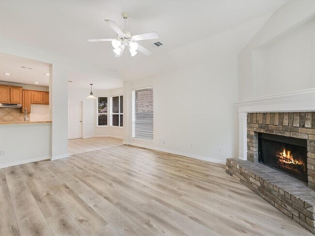 Building Photo - 7307 W Magic Mountain Ln
