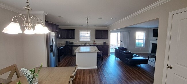 Building Photo - Magnificent Two Story Five Bedroom Home in Northeast Columbia -  Short Commute to Fort Jackson or...