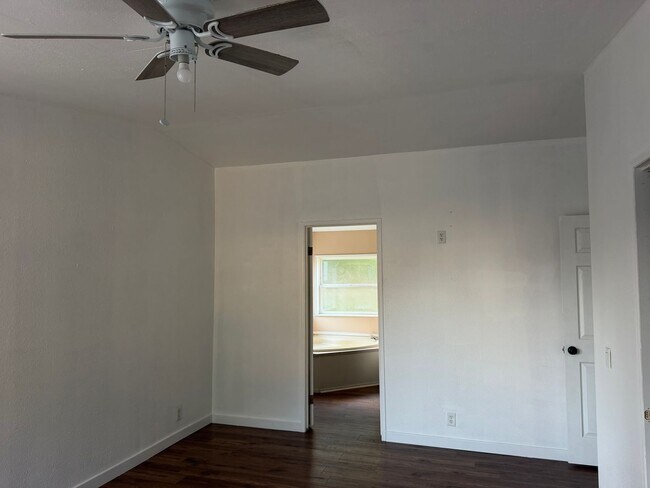Building Photo - 38613 Hungry Hill Rd