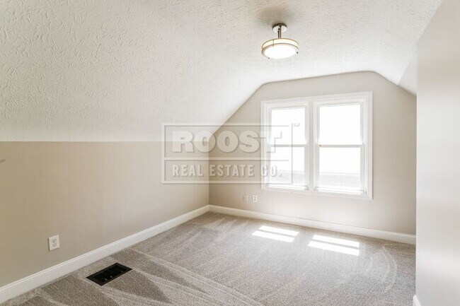 Building Photo - 1154 Miller Ave