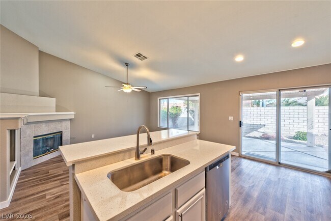 Building Photo - 8880 Wallaby Ln