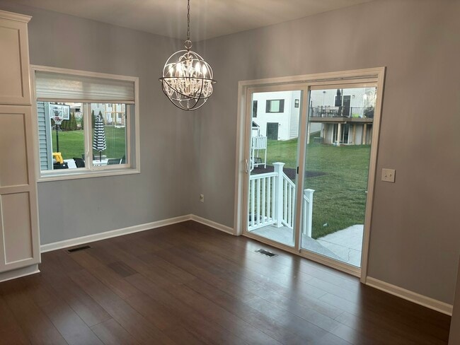 Building Photo - 2142 Hidden Ridge Dr