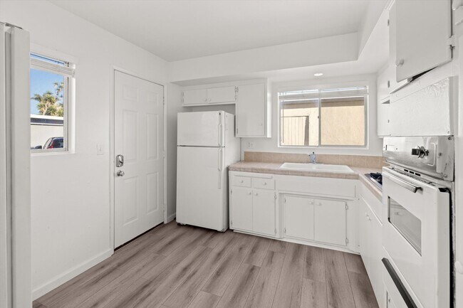 Building Photo - 6685 Sabado Tarde Rd