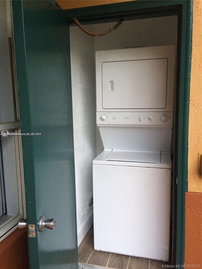 Building Photo - 10749 Cleary Blvd