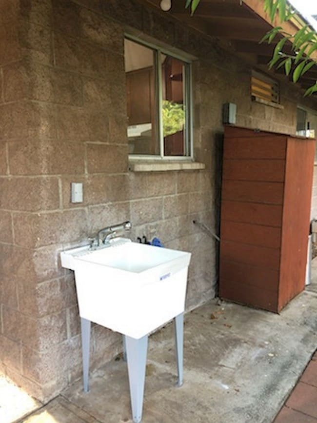 Building Photo - 605 Kaimana St