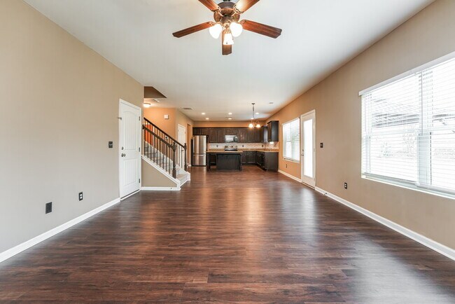 Building Photo - 981 Rock Elm Dr