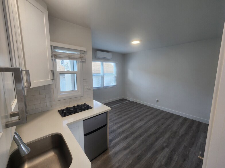 Building Photo - 383 Harvey Dr