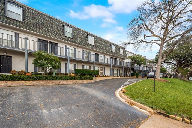 Building Photo - 7759 Royal Ln