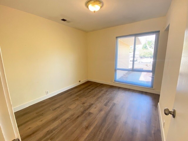 Building Photo - 3404 San Marino Ave