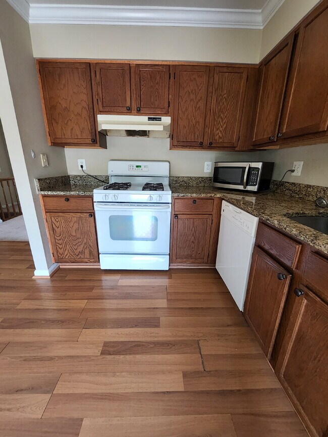 Building Photo - 767 Cherry Tree Ln