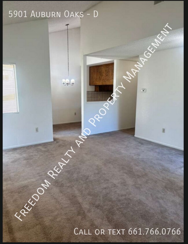 Building Photo - 5901 Auburn Oaks Dr