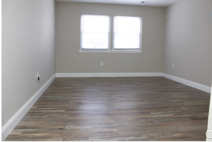 Building Photo - 4209 Ridgewood Ave