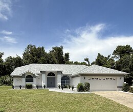 Building Photo - Beautiful 3/2/2 in Sugarmill Woods!!!