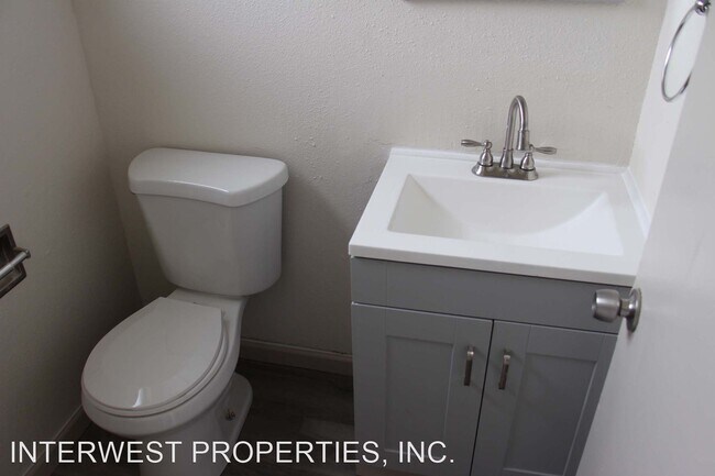 Building Photo - 17441 SE Division St